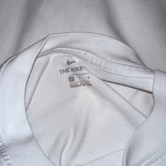 Nike long sleeve cropped tshirt - Picture 2 of 2